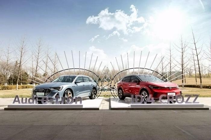 ID.4 CROZZ、Audi e-tron展車